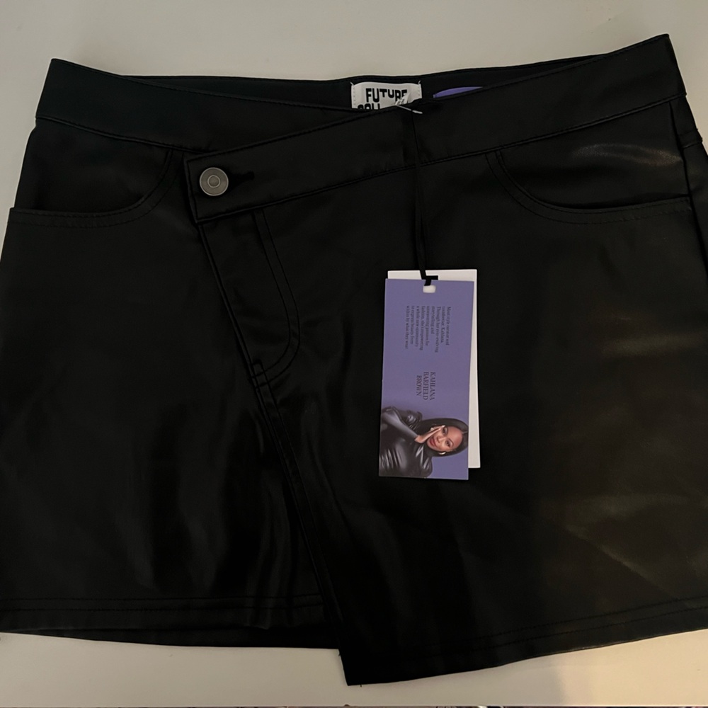 Brand New Kahlana Barfield Brown black mini skirt (size 4)